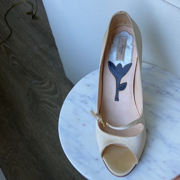 Prada Carved Rose Flower Stem Heel Stiletto Satin - Picture 10 of 12